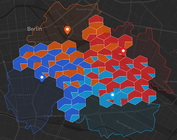 Market share map showing overlapping store catchments in Berlin, with each contested hex drawn as a pie split into per-store captured-demand wedges